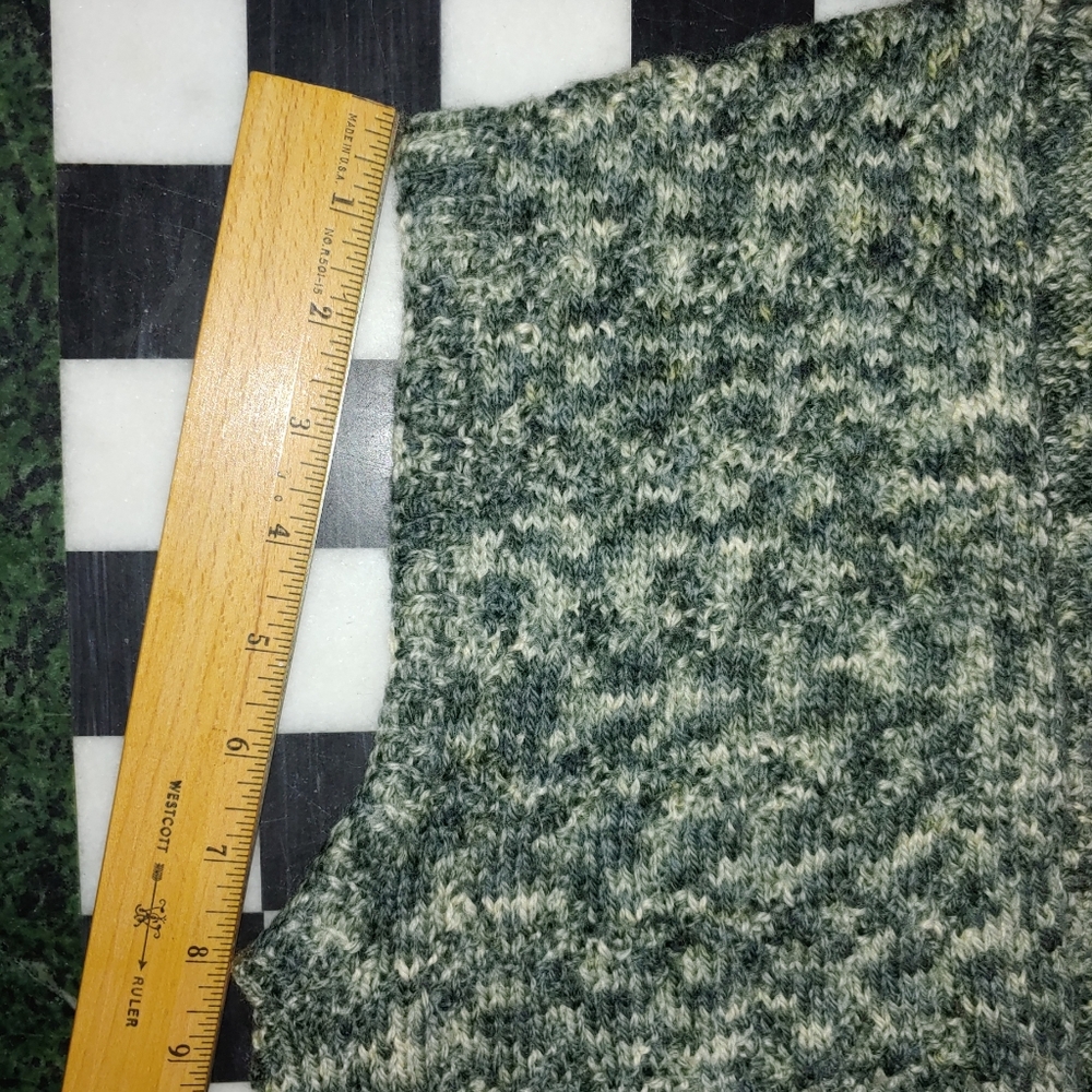 Handmade Knit Vest Vintage Styling - Picture 13 of 13